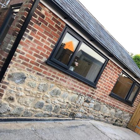Exclusive Modern Decorated 1 Bedroom Detached Studio Newport  Eksteriør billede