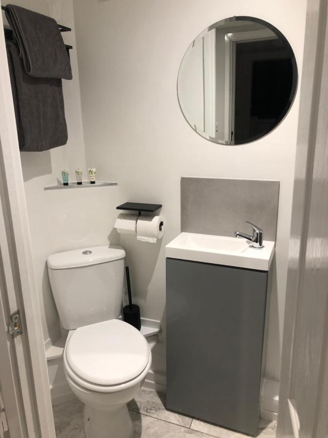 Exclusive Modern Decorated 1 Bedroom Detached Studio Newport  Eksteriør billede