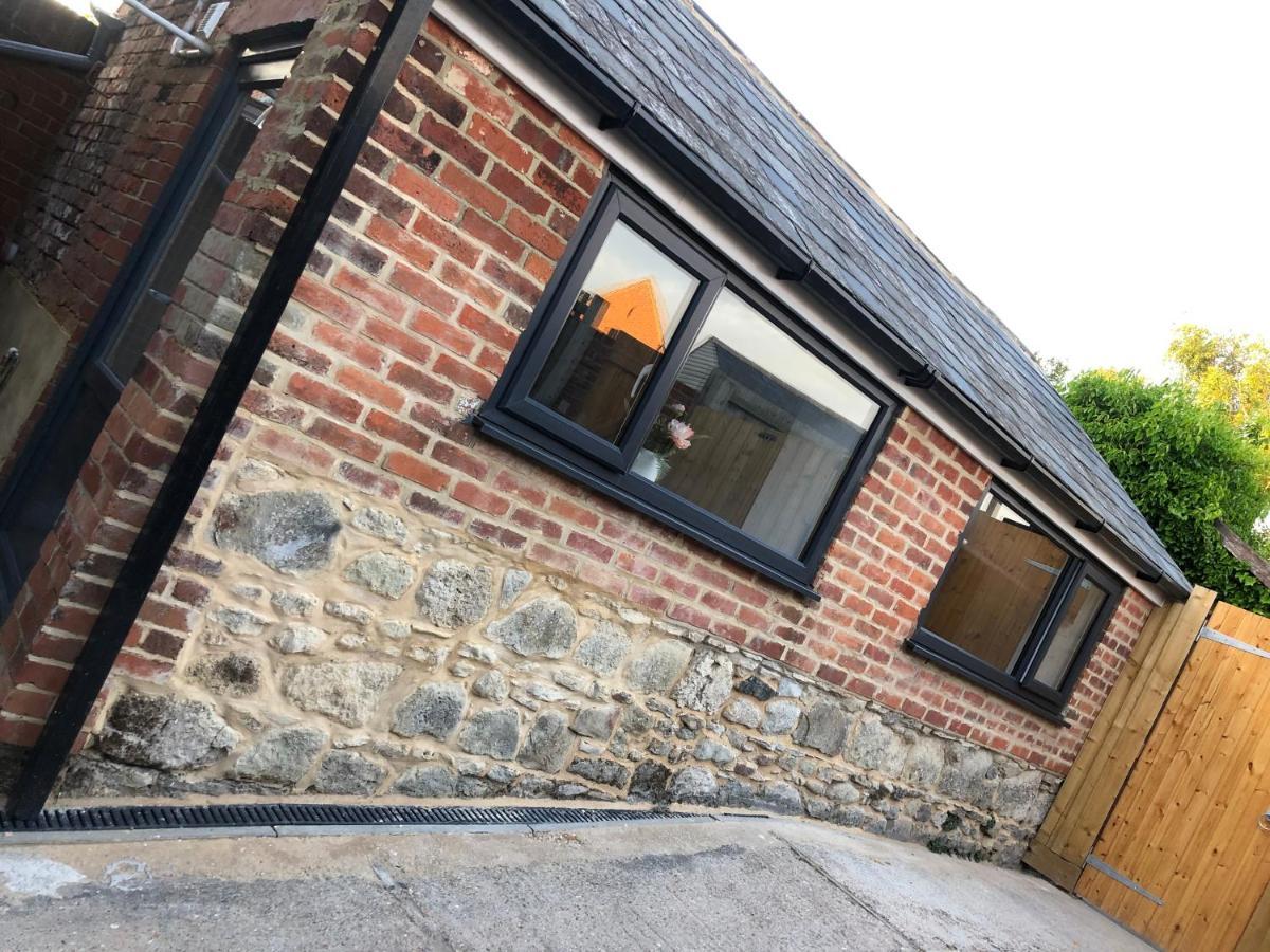 Exclusive Modern Decorated 1 Bedroom Detached Studio Newport  Eksteriør billede