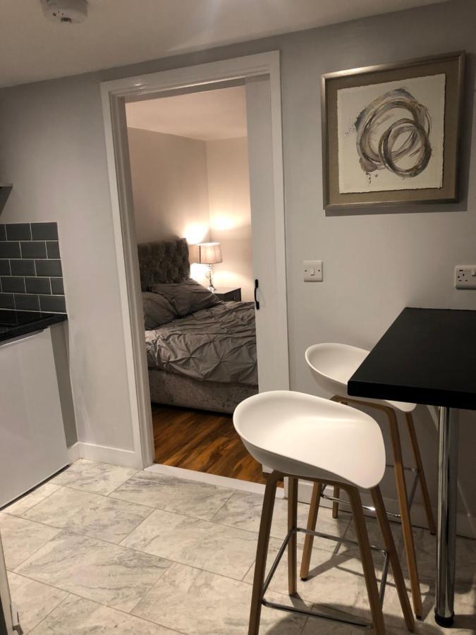 Exclusive Modern Decorated 1 Bedroom Detached Studio Newport  Eksteriør billede